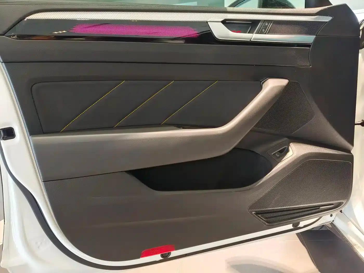 FAW-Volkswagen CC 2025 380TSI Striking Popular Edition — миниатюра 9