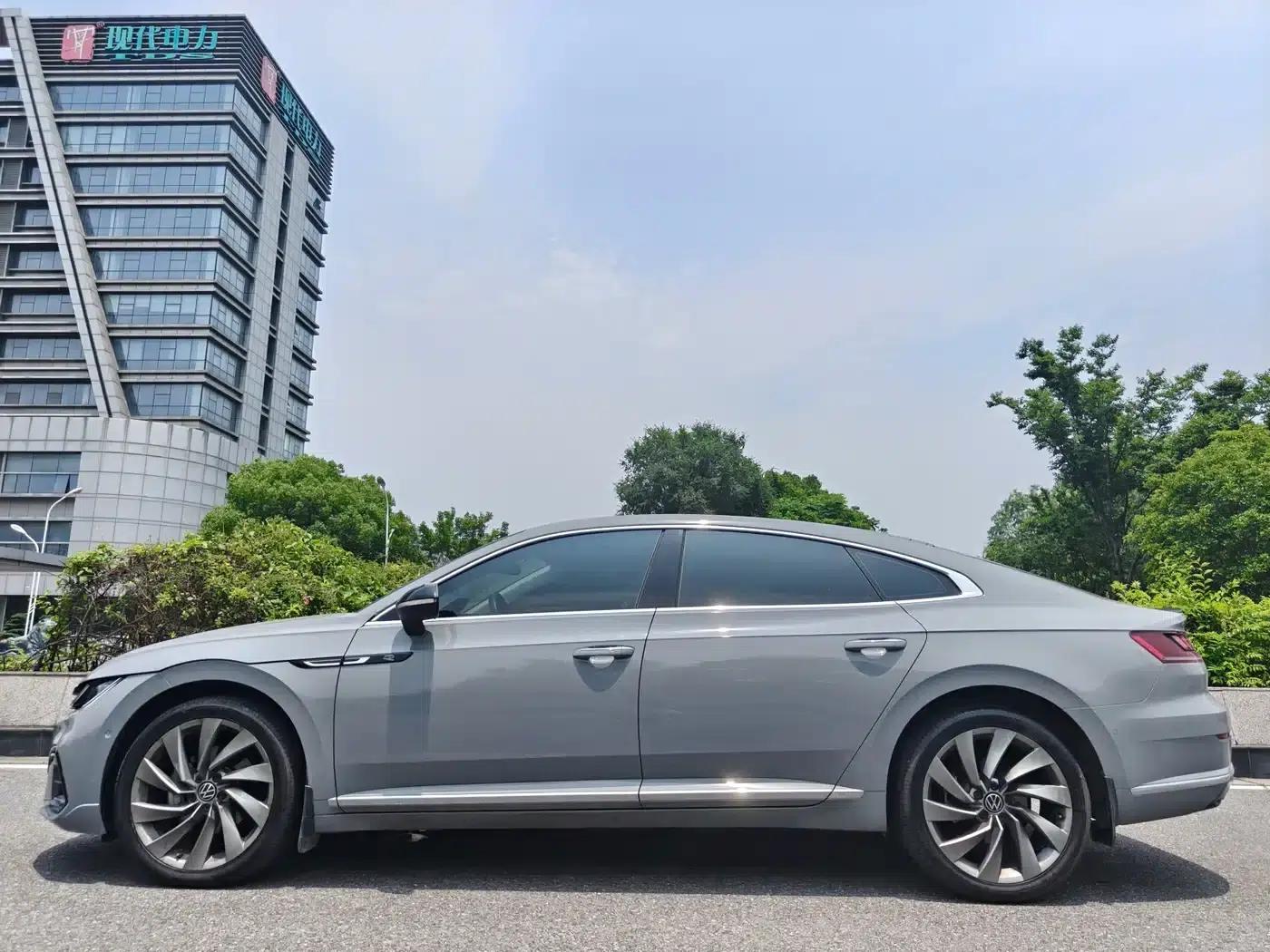 FAW-Volkswagen CC 2023 380TSI Striking Edition — миниатюра 3
