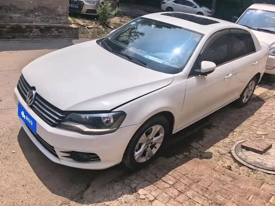 2015 Volkswagen Bora Value Edition 1.6L Automatic Comfort Model — миниатюра 1