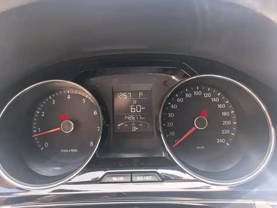 2015 Volkswagen Bora Value Edition 1.6L Automatic Comfort Model — миниатюра 14