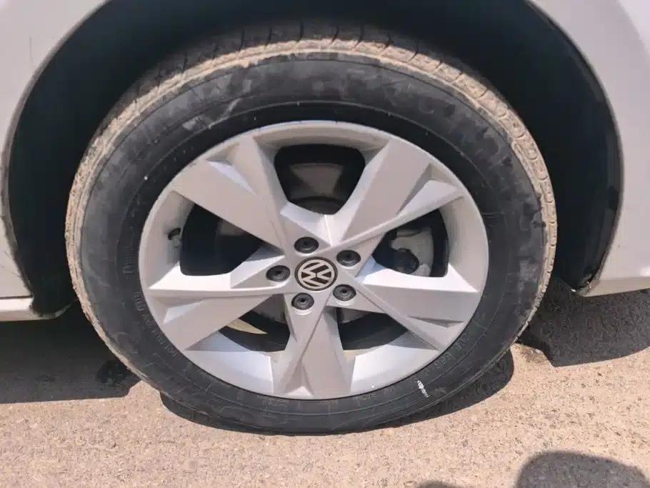 2015 Volkswagen Bora Value Edition 1.6L Automatic Comfort Model — миниатюра 6