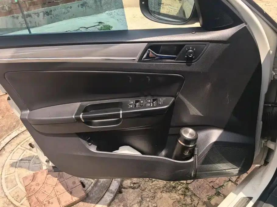 2015 Volkswagen Bora Value Edition 1.6L Automatic Comfort Model — миниатюра 7