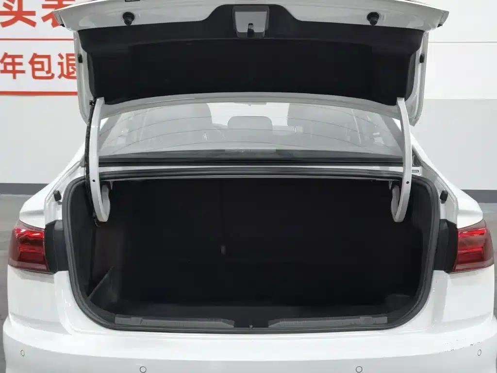 2021 Volkswagen Bora 1.5L Automatic Comfort Smart Connect Edition — миниатюра 16