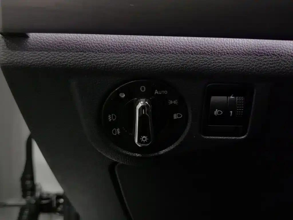 2021 Volkswagen Bora 1.5L Automatic Comfort Smart Connect Edition — миниатюра 21