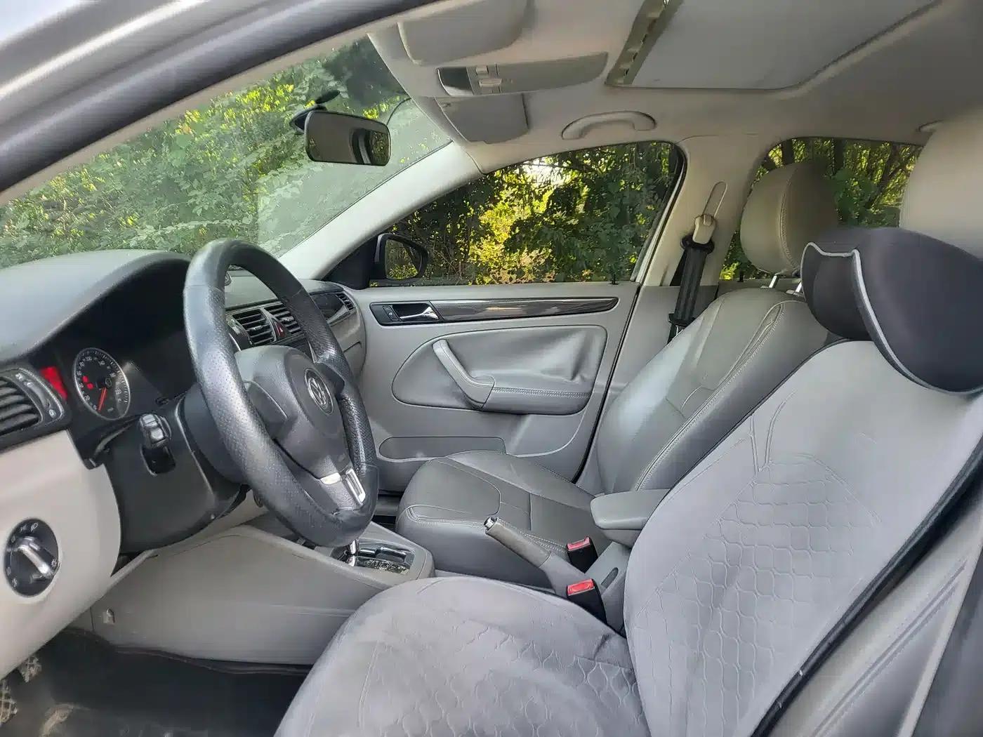 2012 Volkswagen Bora 1.6L Automatic Comfort Model — миниатюра 9