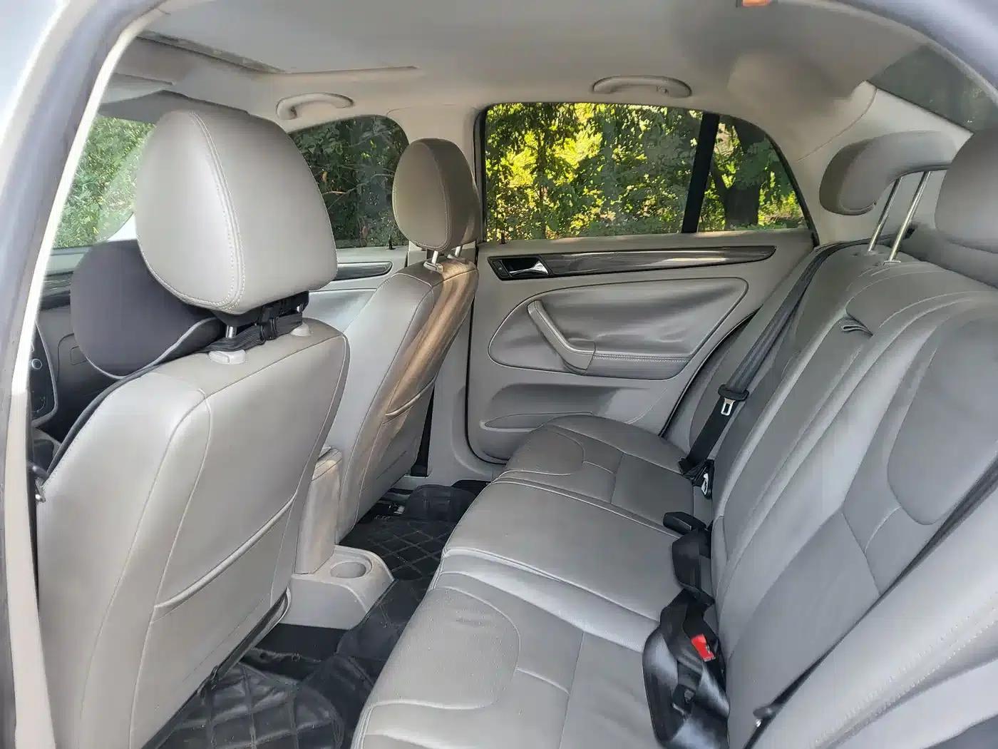 2012 Volkswagen Bora 1.6L Automatic Comfort Model — миниатюра 10