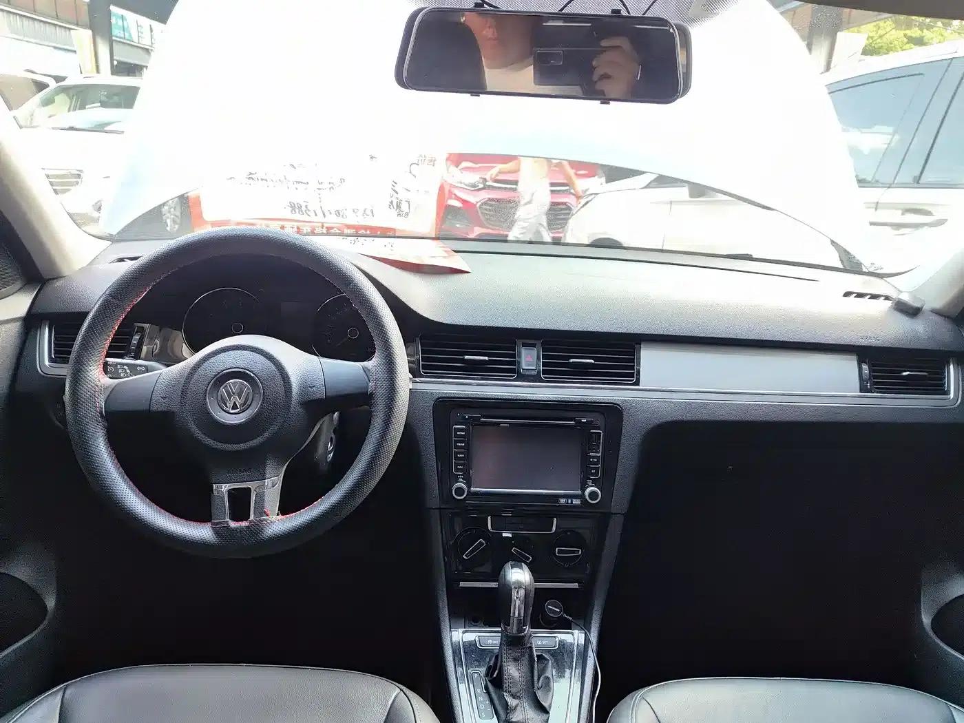 2014 Volkswagen Bora 1.6L Automatic Comfort Model — миниатюра 11