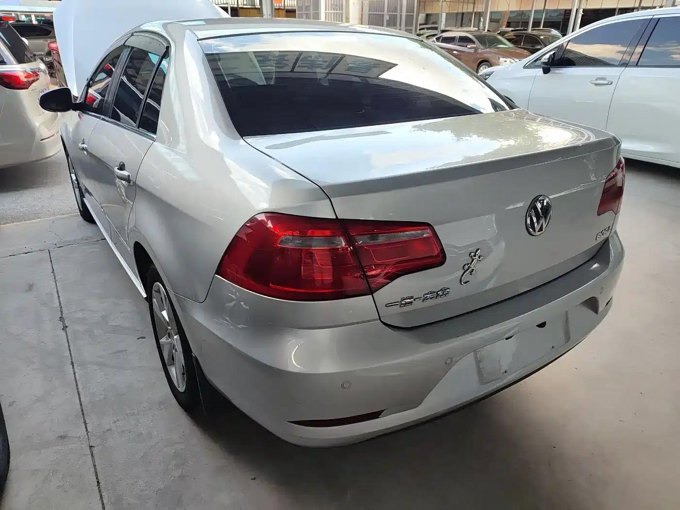2014 Volkswagen Bora 1.6L Automatic Comfort Model — миниатюра 13