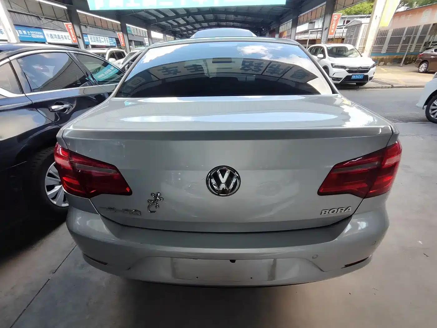2014 Volkswagen Bora 1.6L Automatic Comfort Model — миниатюра 14