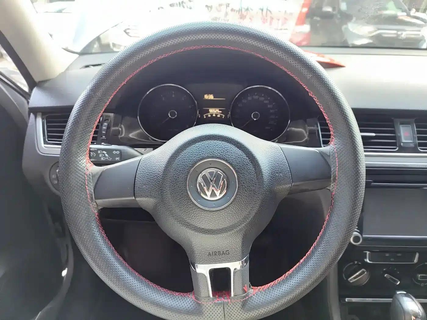 2014 Volkswagen Bora 1.6L Automatic Comfort Model — миниатюра 4