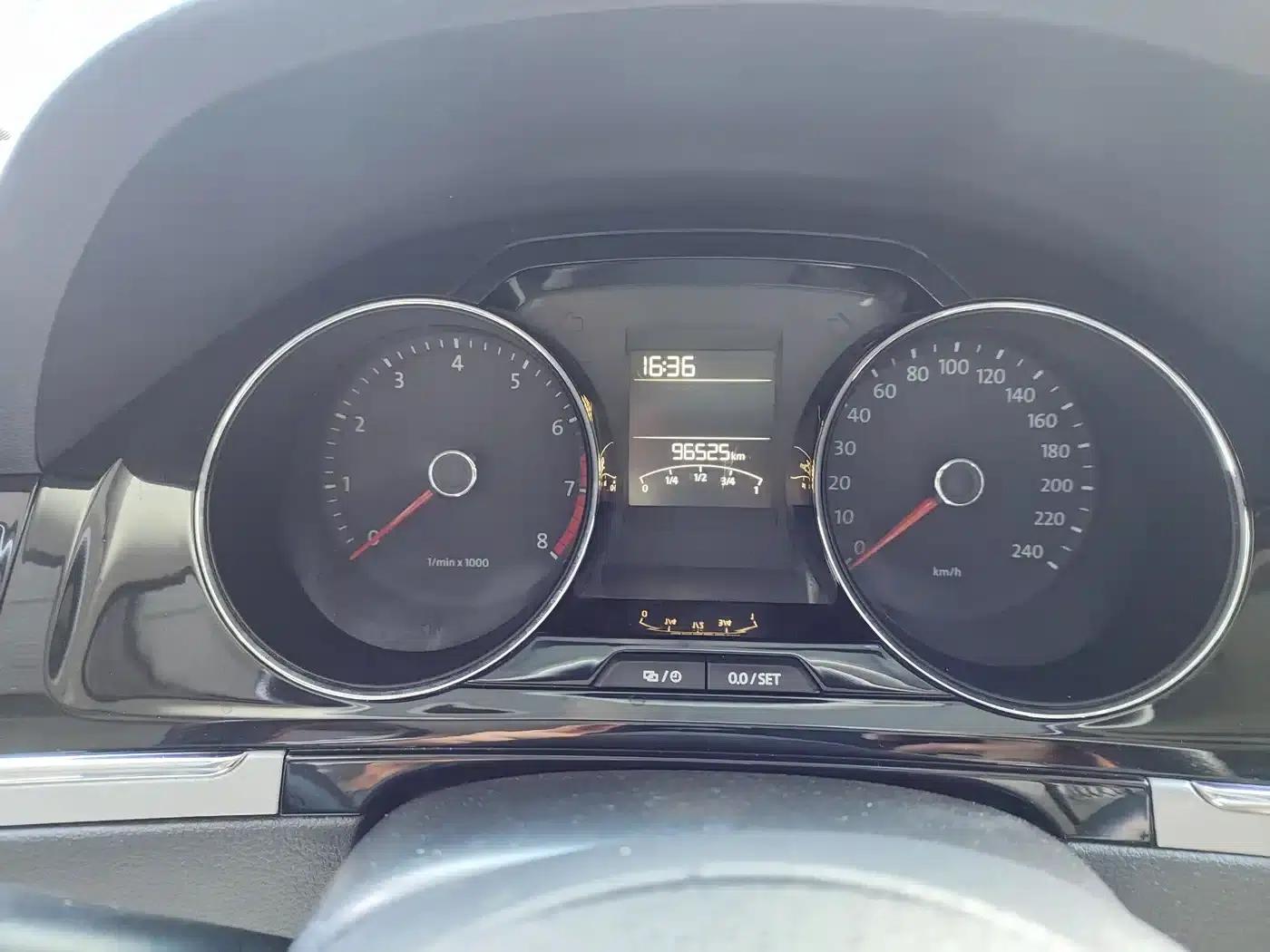 2014 Volkswagen Bora 1.6L Automatic Comfort Model — миниатюра 5