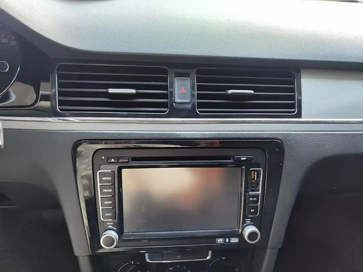 2014 Volkswagen Bora 1.6L Automatic Comfort Model — миниатюра 6