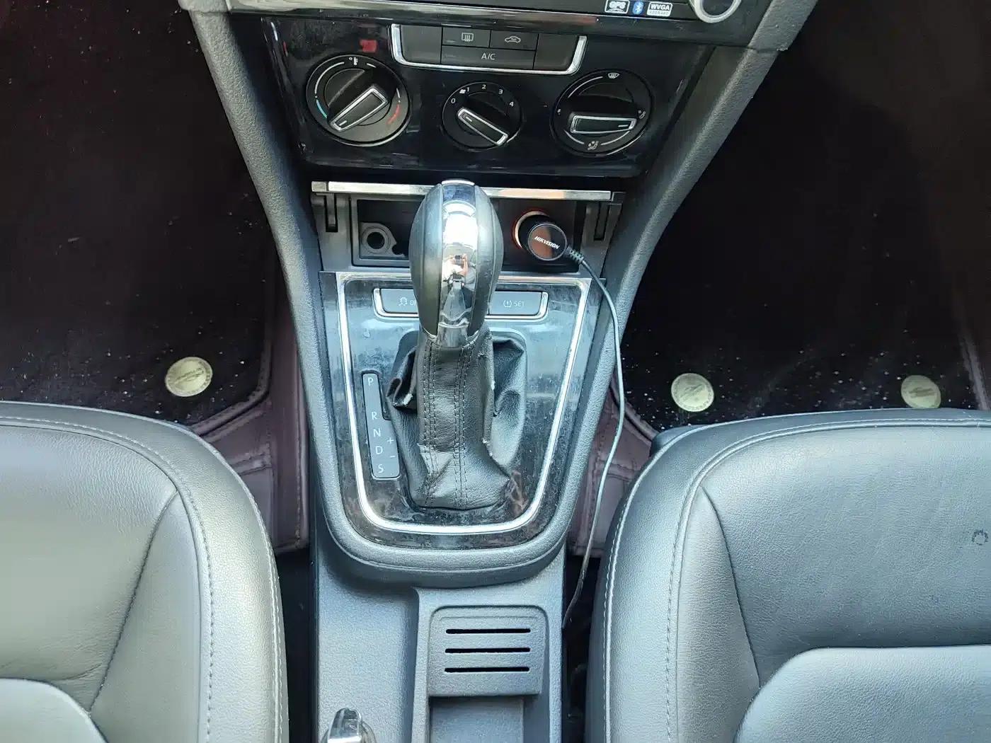2014 Volkswagen Bora 1.6L Automatic Comfort Model — миниатюра 7