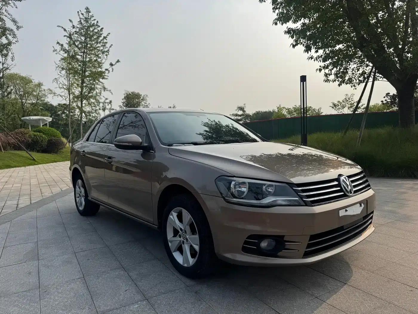 2014 Volkswagen Bora 1.6L Manual Comfort Model — миниатюра 3