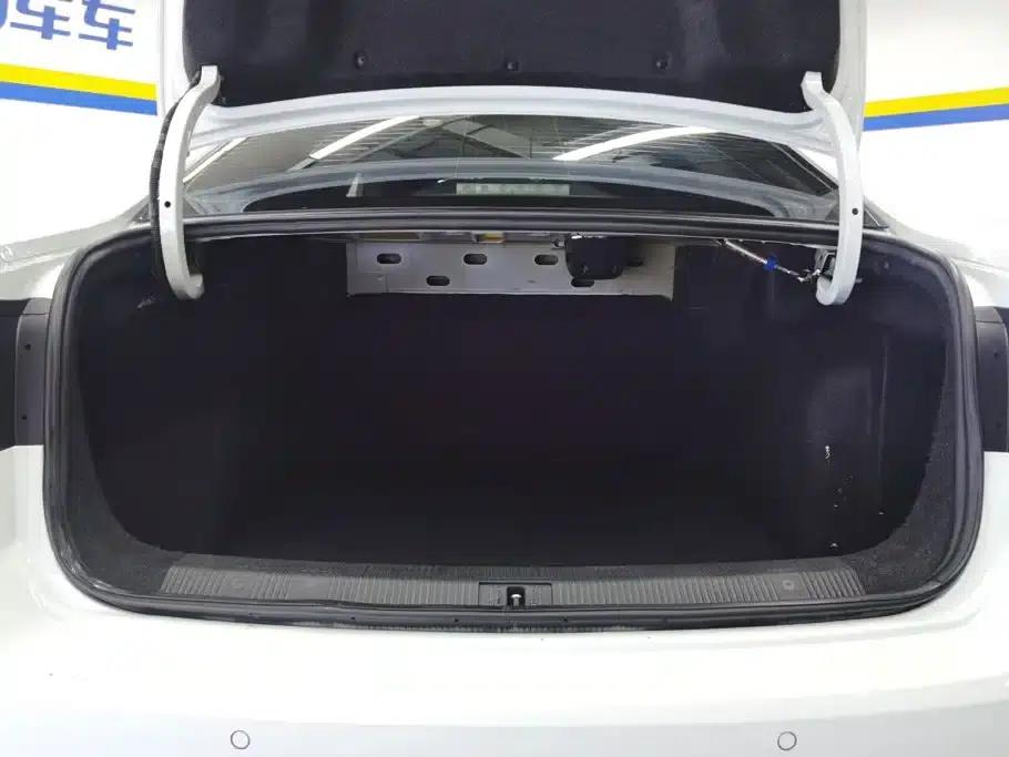 2019 Volkswagen Bora Legend 1.5L Manual Fashion Model (China VI Emission Standard) — миниатюра 4