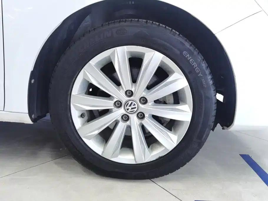 2019 Volkswagen Bora Legend 1.5L Manual Fashion Model (China VI Emission Standard) — миниатюра 6