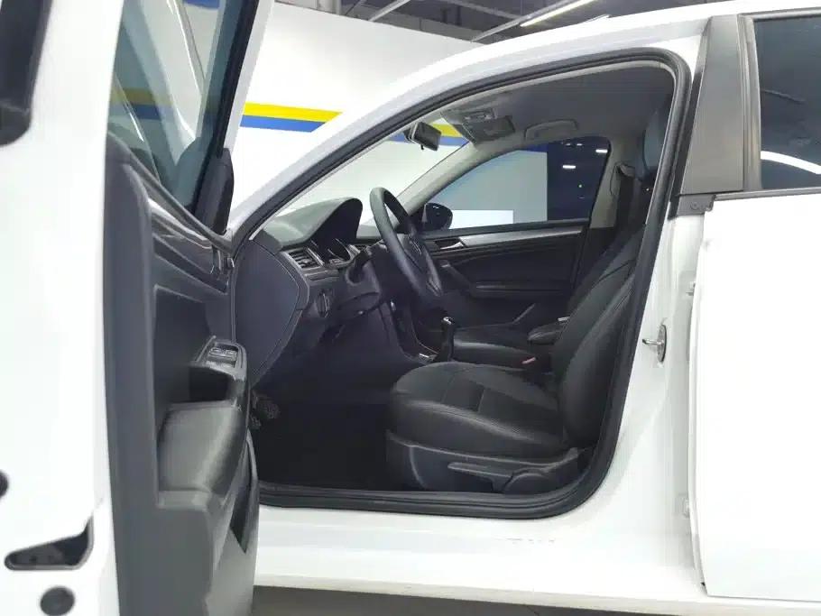 2019 Volkswagen Bora Legend 1.5L Manual Fashion Model (China VI Emission Standard) — миниатюра 9