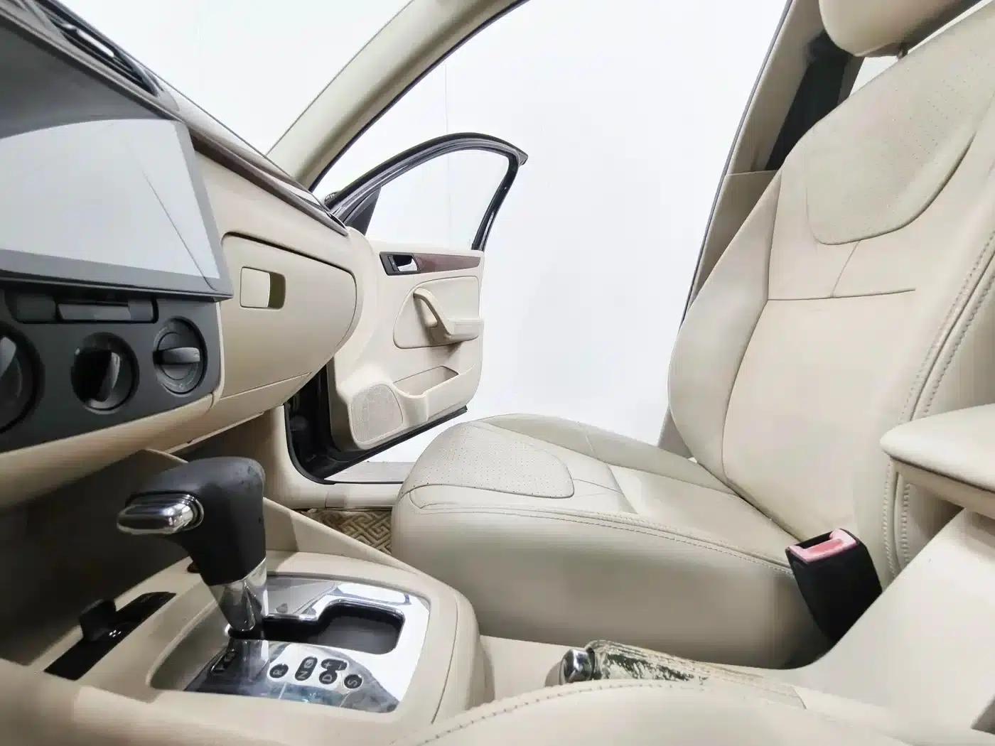2008 Volkswagen Bora 1.6L Automatic Comfort Model — миниатюра 12