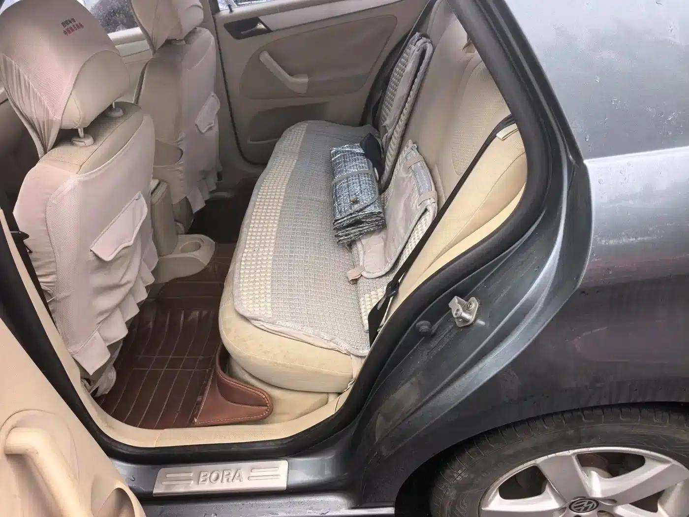 2008 Volkswagen Bora 1.6L Automatic Fashion Edition — миниатюра 8