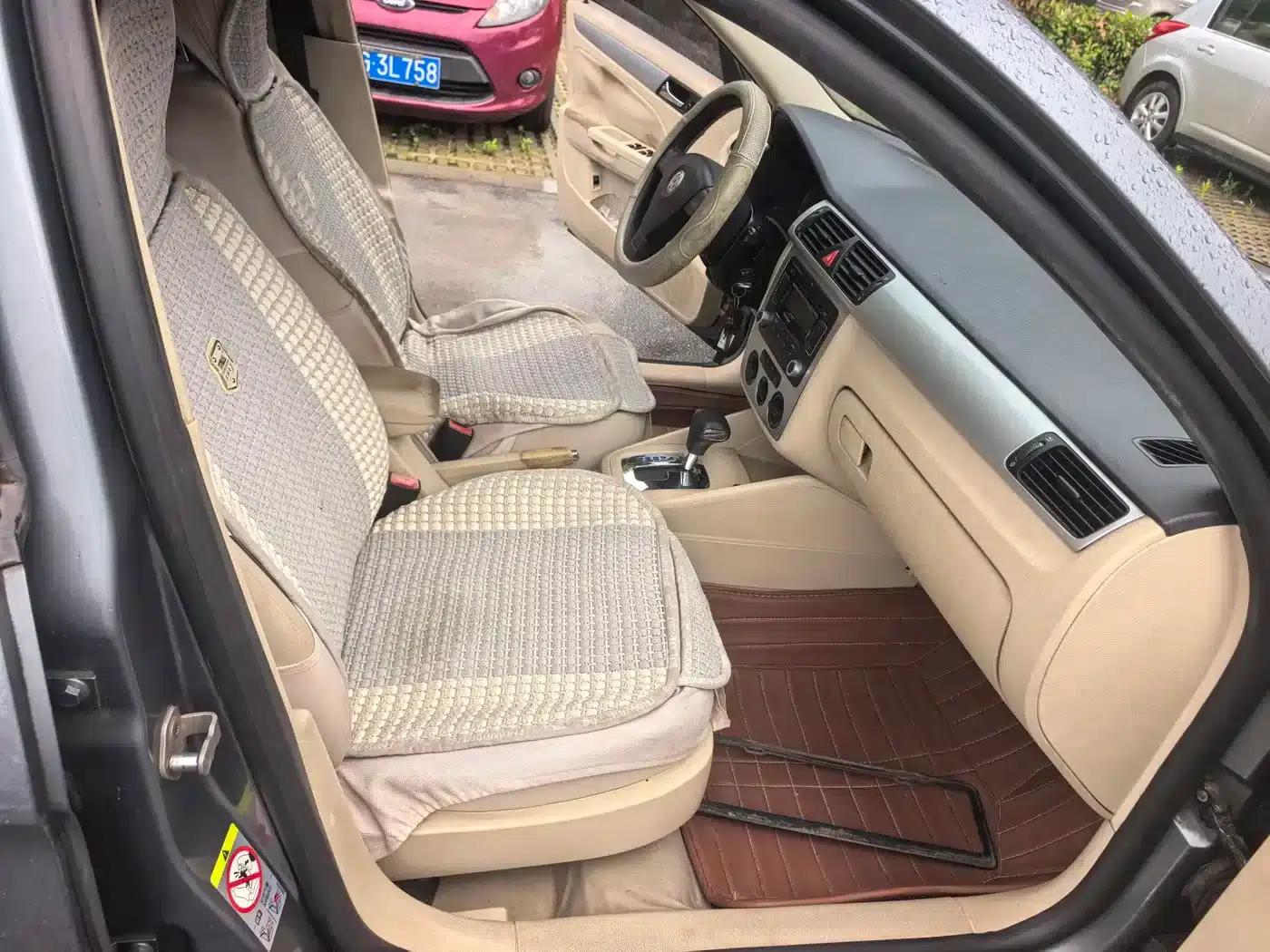 2008 Volkswagen Bora 1.6L Automatic Fashion Edition — миниатюра 9