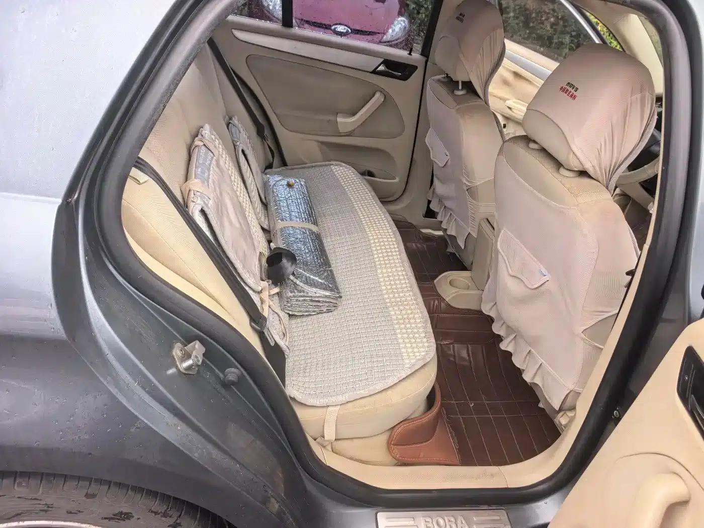 2008 Volkswagen Bora 1.6L Automatic Fashion Edition — миниатюра 10
