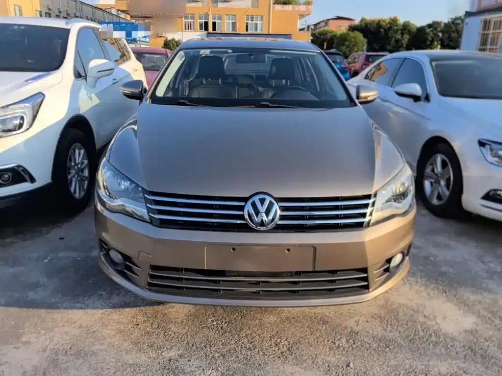 2014 Volkswagen Bora 1.6L Automatic Comfort Model — миниатюра 3