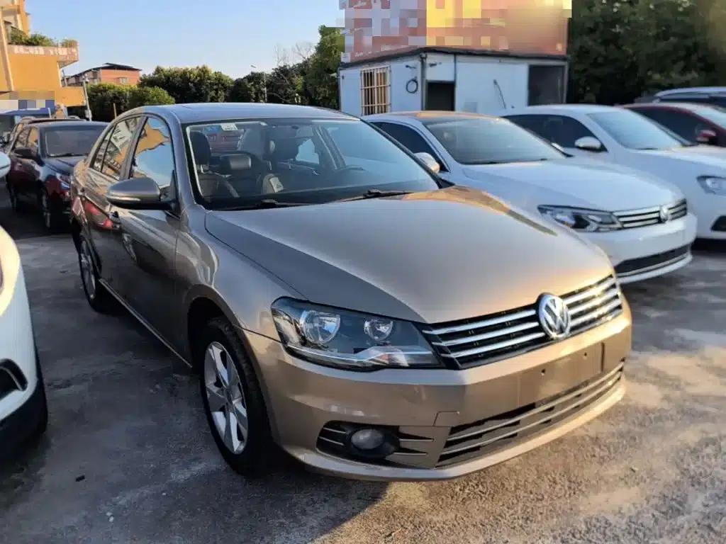 2014 Volkswagen Bora 1.6L Automatic Comfort Model — миниатюра 4