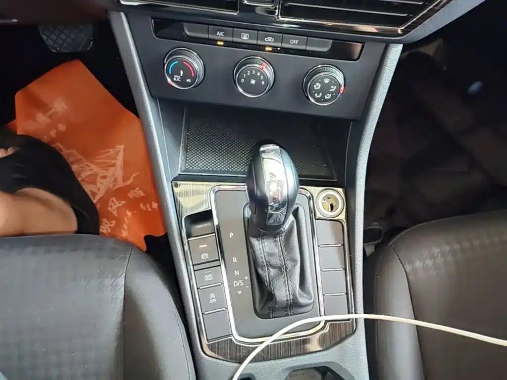 2020 Volkswagen Bora 1.5L Automatic Fashion Edition — миниатюра 14
