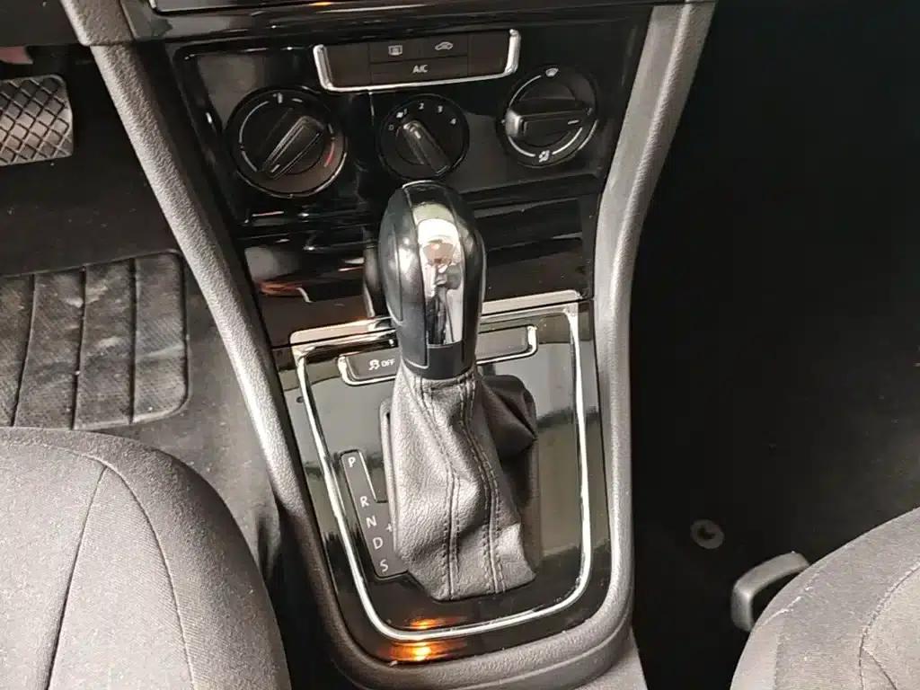 2014 Volkswagen Bora 1.6L Automatic Fashion Edition — миниатюра 14