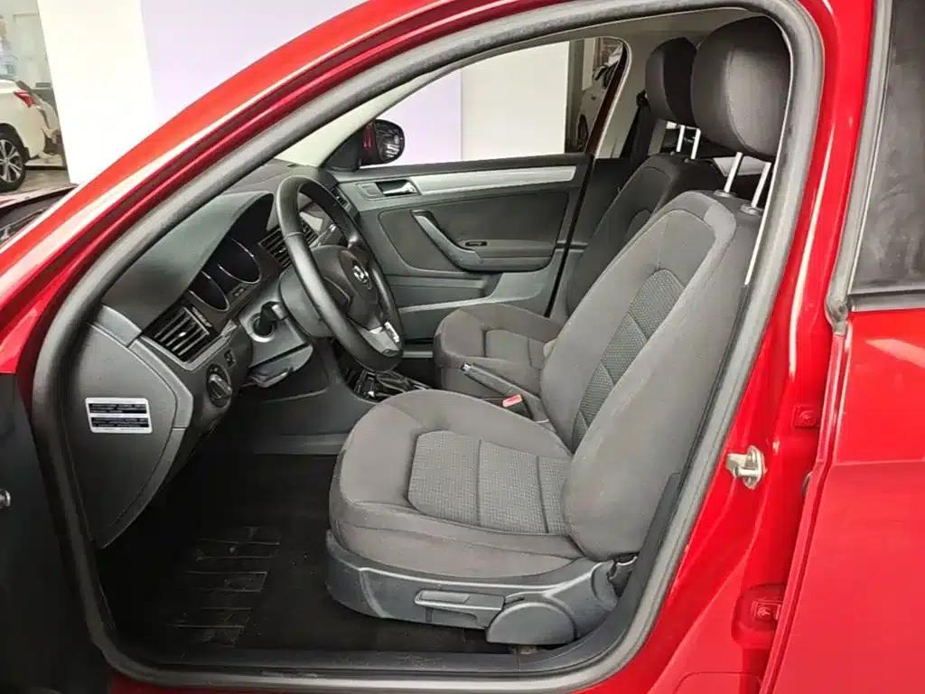2014 Volkswagen Bora 1.6L Automatic Fashion Edition — миниатюра 15