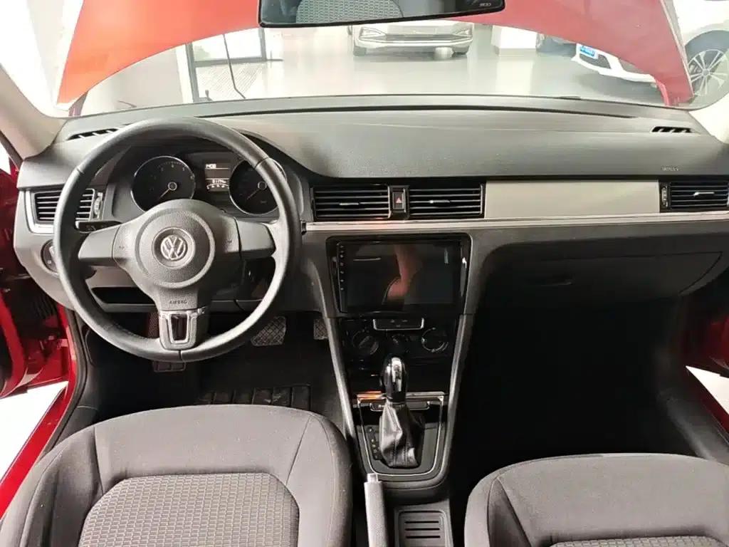 2014 Volkswagen Bora 1.6L Automatic Fashion Edition — миниатюра 10