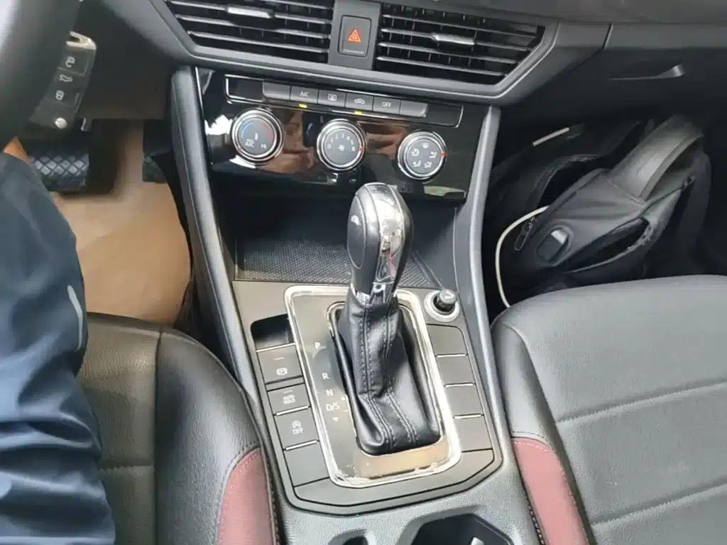 2021 Volkswagen Bora 1.5L Automatic Comfort Smart Connect Edition — миниатюра 14