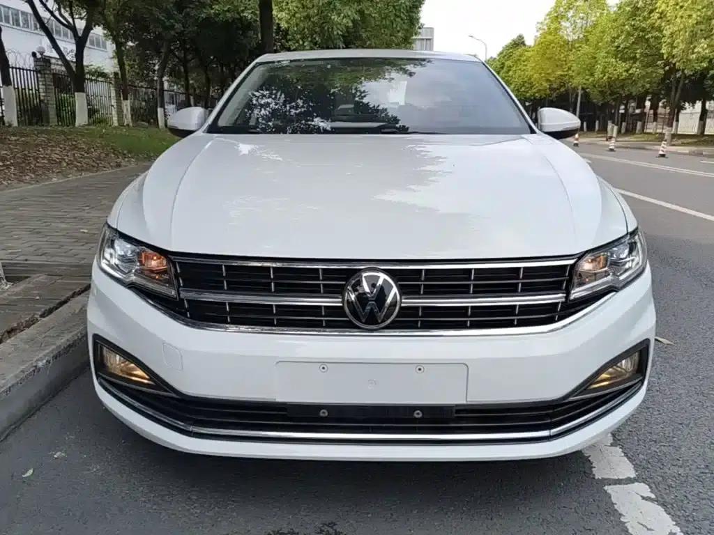2021 Volkswagen Bora 1.5L Automatic Comfort Smart Connect Edition — миниатюра 3