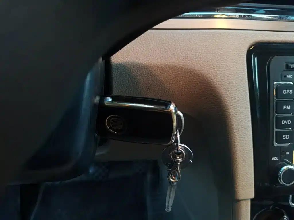 2014 Volkswagen Bora 1.6L Manual Comfort Model — миниатюра 12