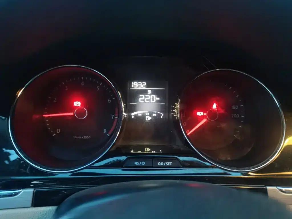 2014 Volkswagen Bora 1.6L Manual Comfort Model — миниатюра 4