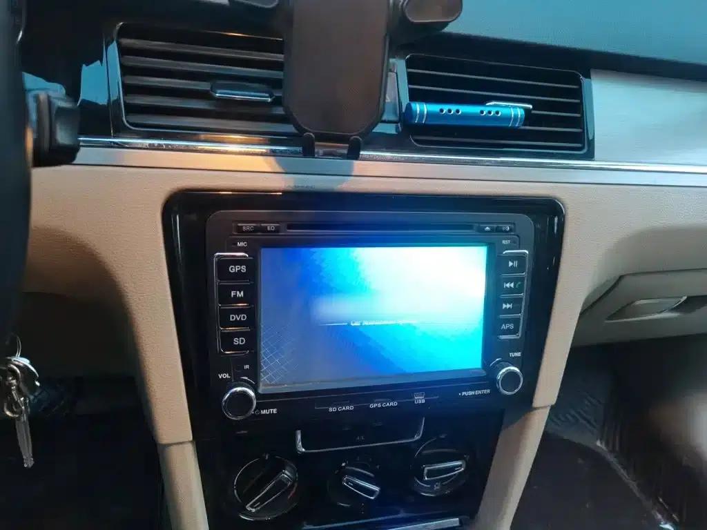 2014 Volkswagen Bora 1.6L Manual Comfort Model — миниатюра 6