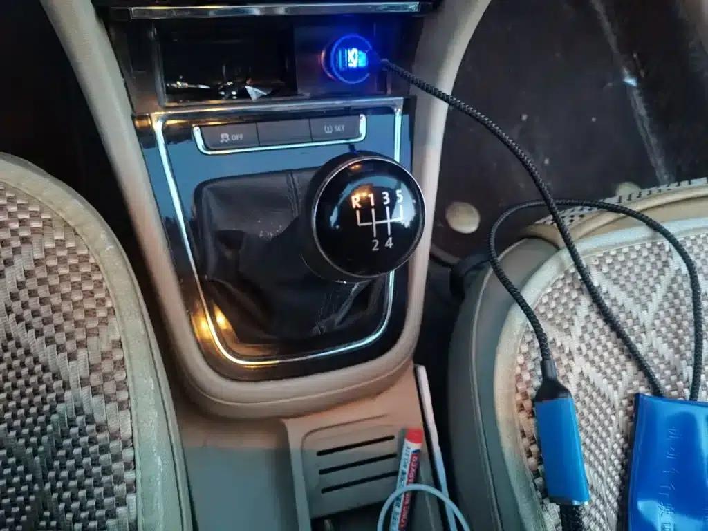2014 Volkswagen Bora 1.6L Manual Comfort Model — миниатюра 7