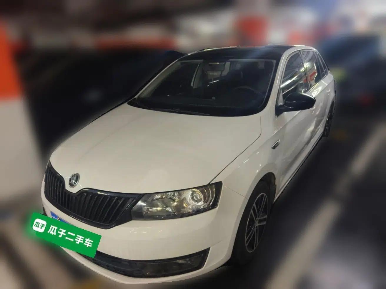 Skoda Rapid Spaceback 2016 Revised 1.6L Automatic Smart Drive Version — миниатюра 1