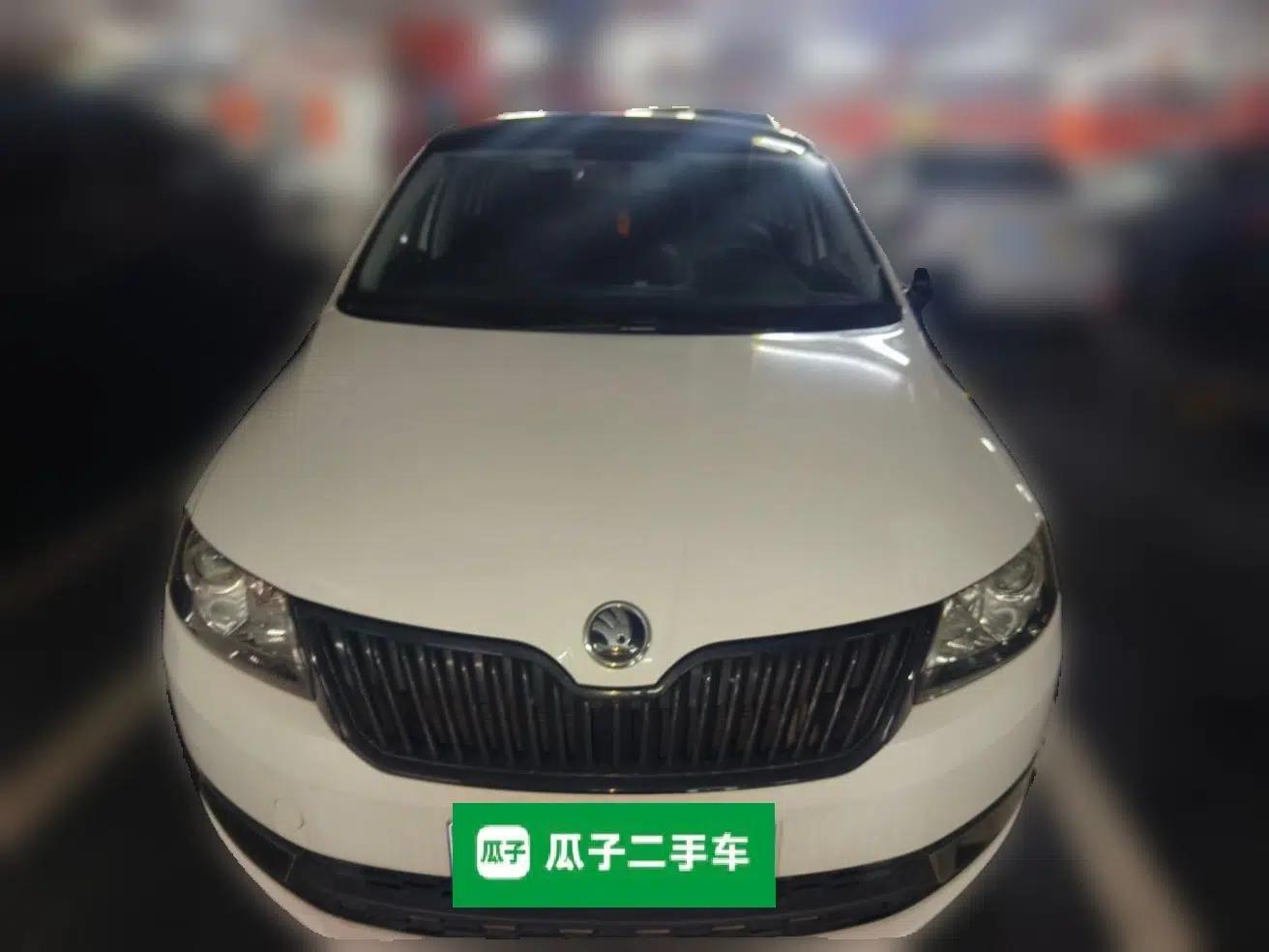 Skoda Rapid Spaceback 2016 Revised 1.6L Automatic Smart Drive Version — миниатюра 2