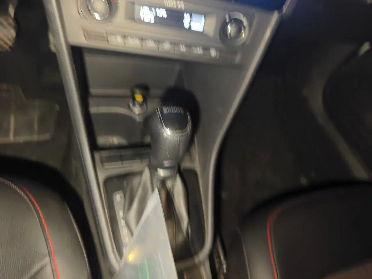 Skoda Rapid Spaceback 2016 Revised 1.6L Automatic Smart Drive Version — миниатюра 14