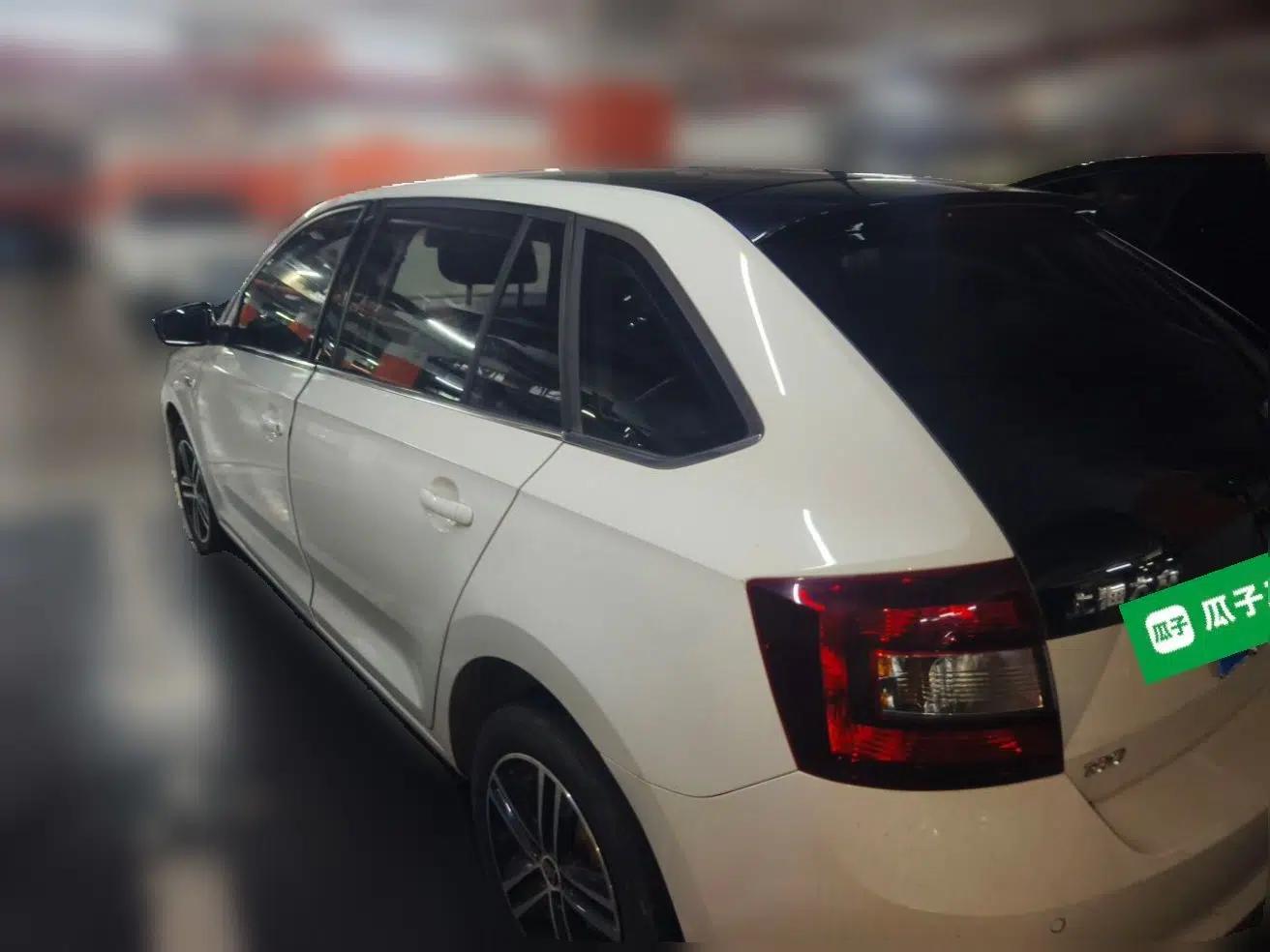 Skoda Rapid Spaceback 2016 Revised 1.6L Automatic Smart Drive Version — миниатюра 4