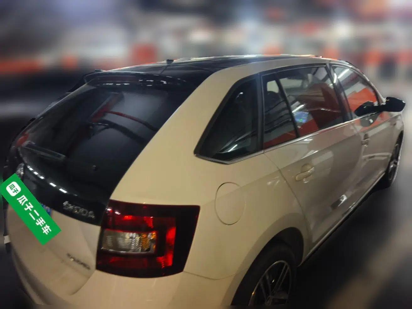 Skoda Rapid Spaceback 2016 Revised 1.6L Automatic Smart Drive Version — миниатюра 6