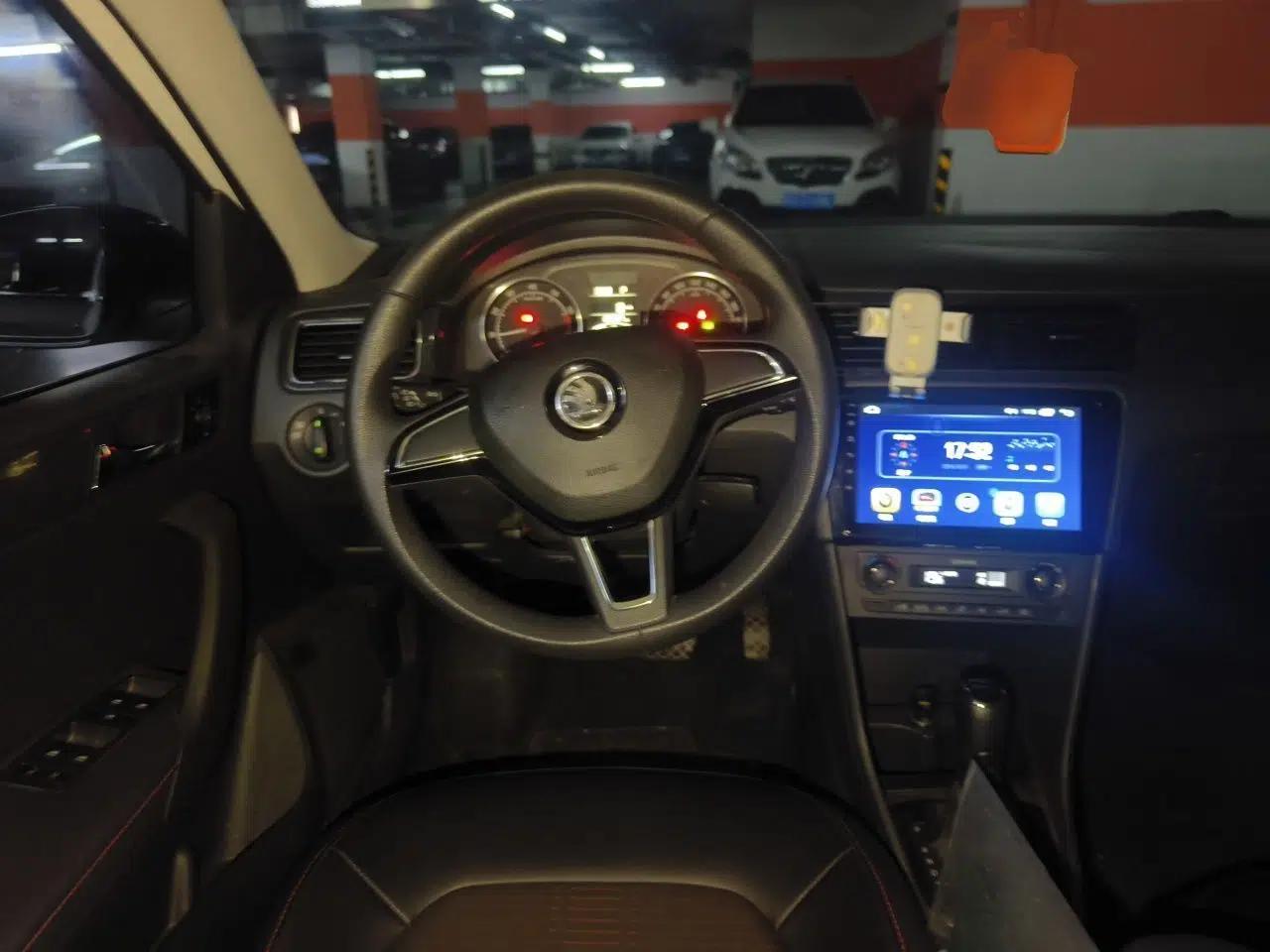 Skoda Rapid Spaceback 2016 Revised 1.6L Automatic Smart Drive Version — миниатюра 10
