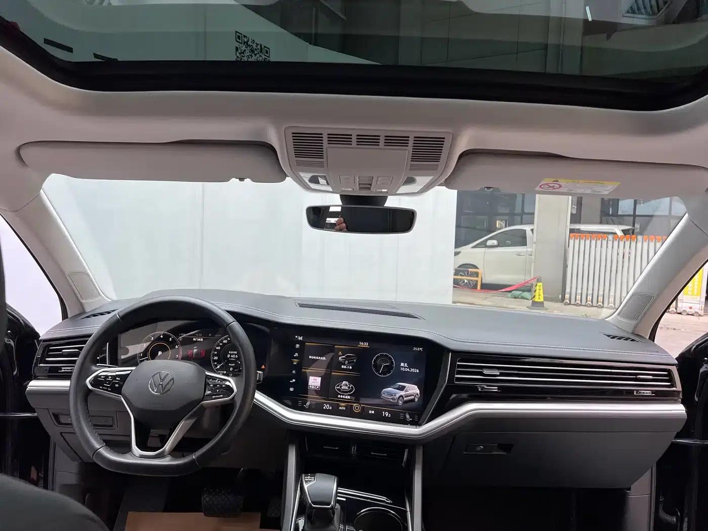 Touareg 2021 3.0TSI R-Line Classic Sport Package — миниатюра 11