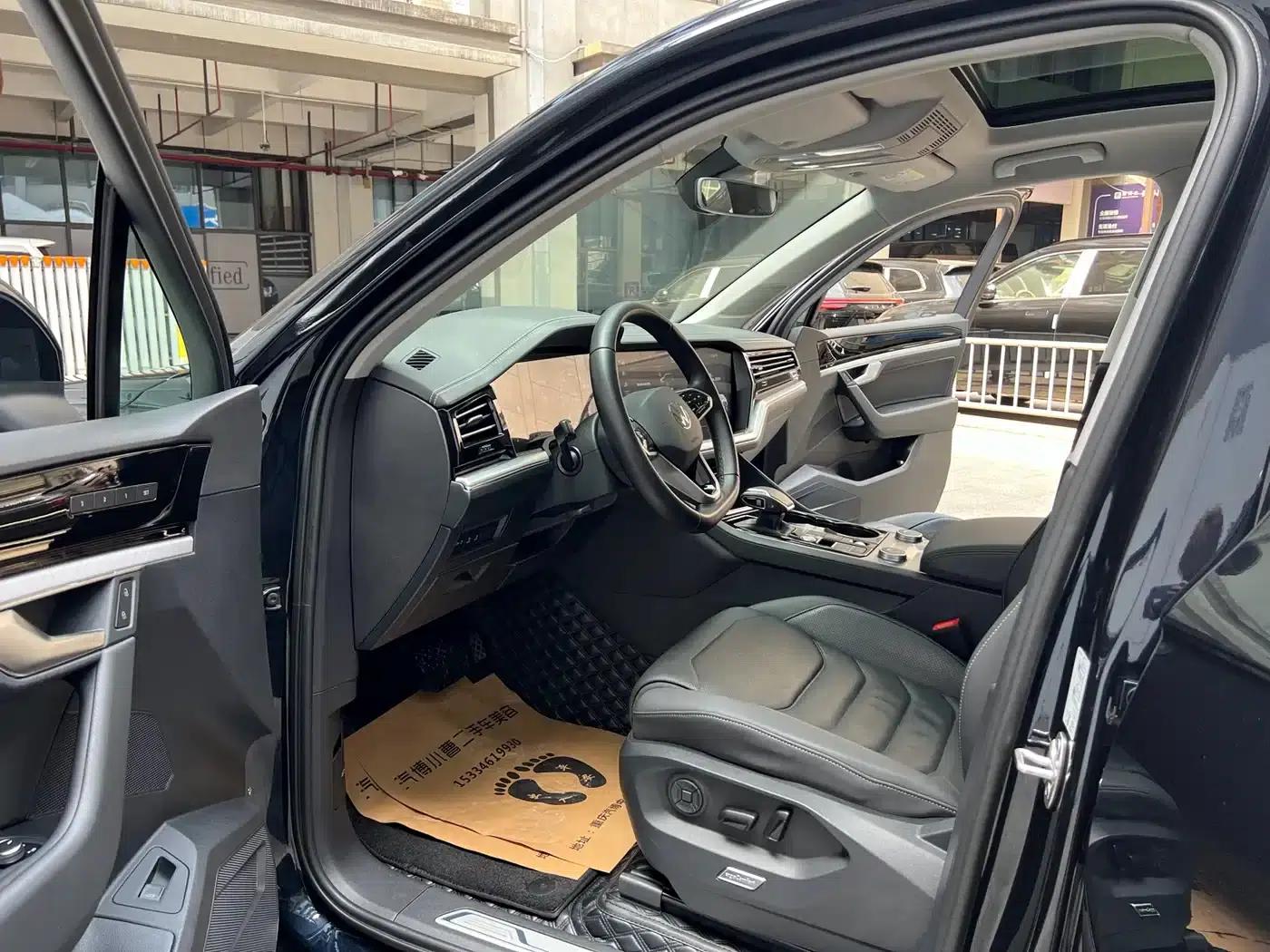 Touareg 2021 3.0TSI R-Line Classic Sport Package — миниатюра 12