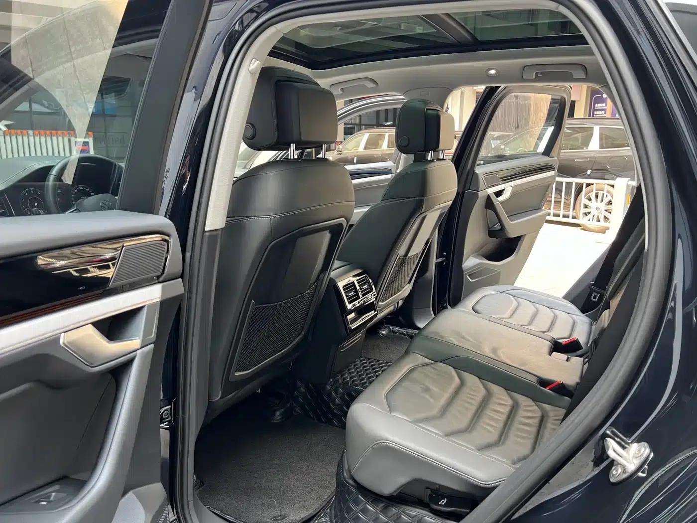 Touareg 2021 3.0TSI R-Line Classic Sport Package — миниатюра 13
