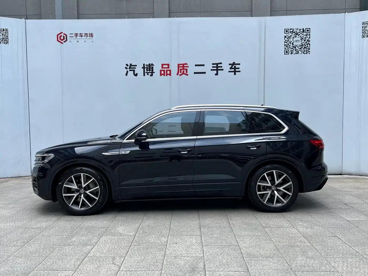 Touareg 2021 3.0TSI R-Line Classic Sport Package — миниатюра 4