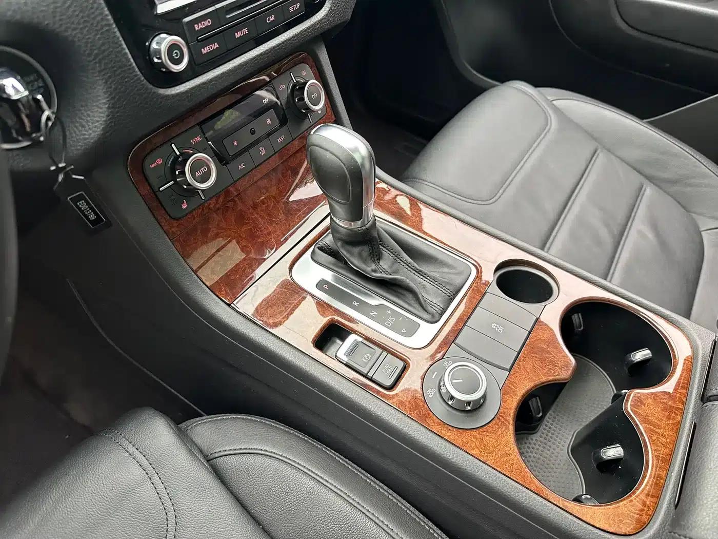 2011 Touareg 3.0TSI Standard Edition — миниатюра 12