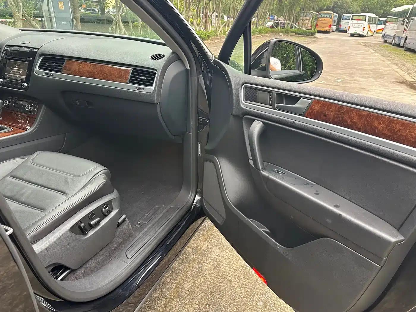 2011 Touareg 3.0TSI Standard Edition — миниатюра 18