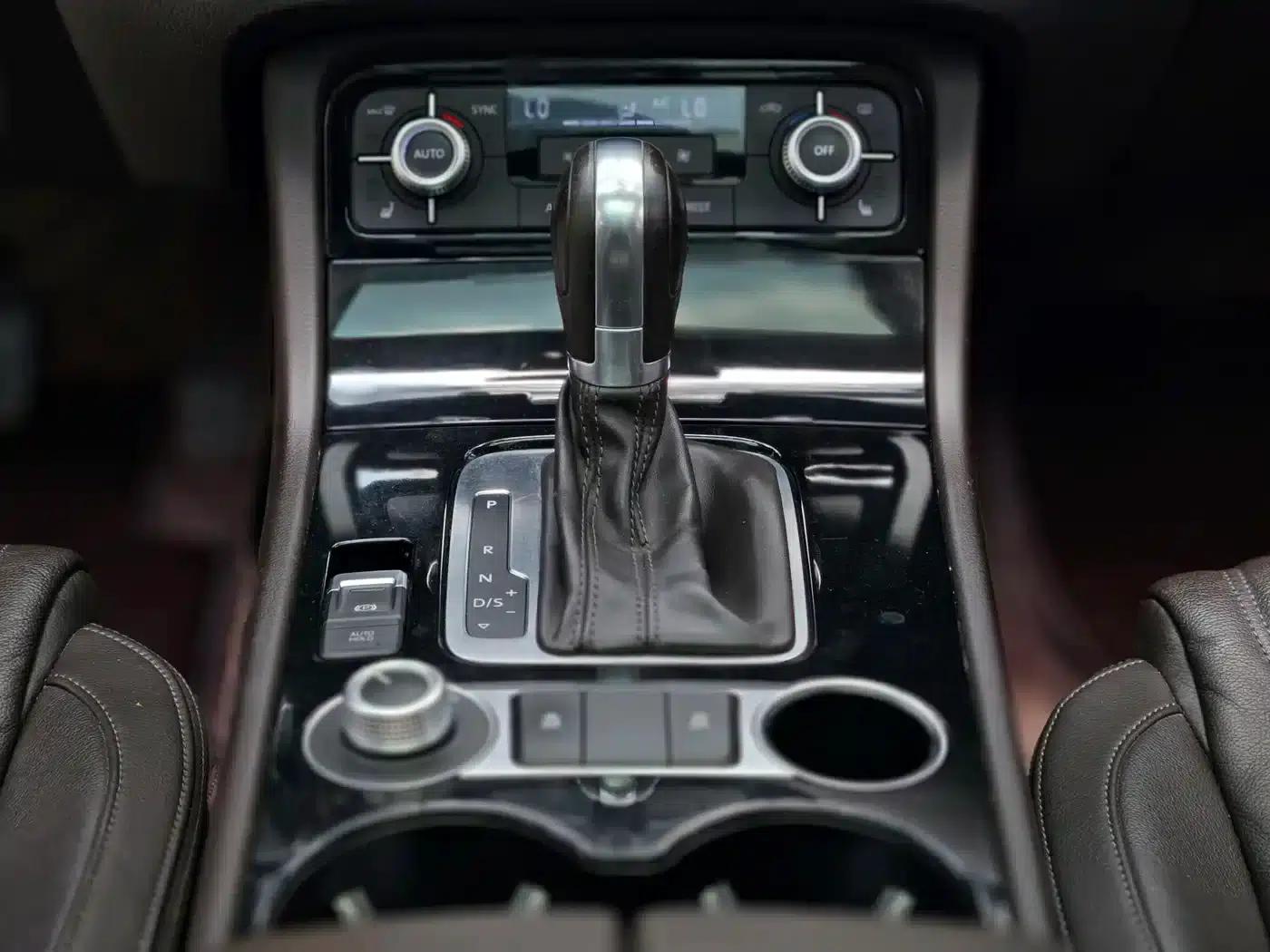 Touareg 2016 3.0TSI Standard Edition — миниатюра 18